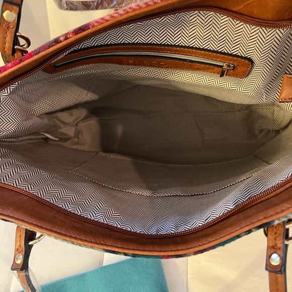 Jen &Co Tartan NWT Vegan Leather Trim Zippered Tote/ with cross body strap 17x13 - Picture 4 of 9